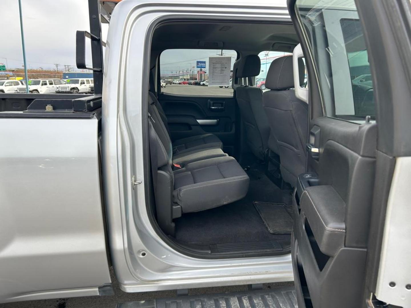 2017 SILVER CHEVROLET SILVERADO 2500 HEAVY DUTY LT (1GC1KVEGXHF) with an 6.0L engine, Automatic transmission, located at 2525 S. Cushman, Fairbanks, AK, 99701, (907) 452-5707, 64.824036, -147.712311 - Photo#5