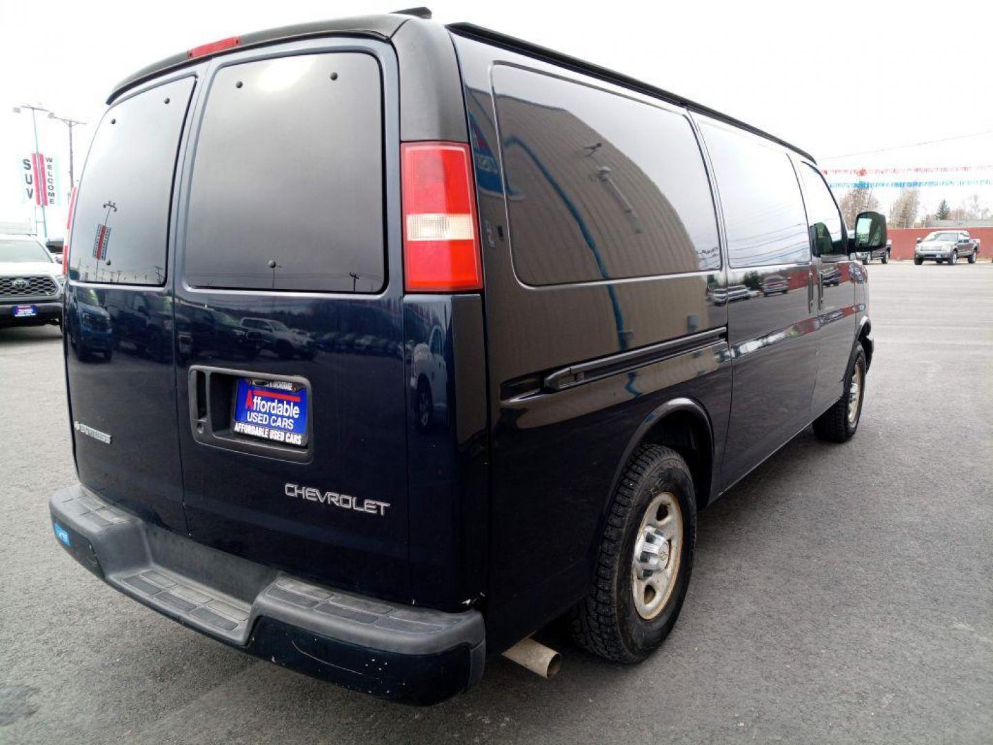 2006 BLUE CHEVROLET EXPRESS G1500 (1GCEG15X661) with an 4.3L engine, Automatic transmission, located at 2525 S. Cushman, Fairbanks, AK, 99701, (907) 452-5707, 64.824036, -147.712311 - Photo#2