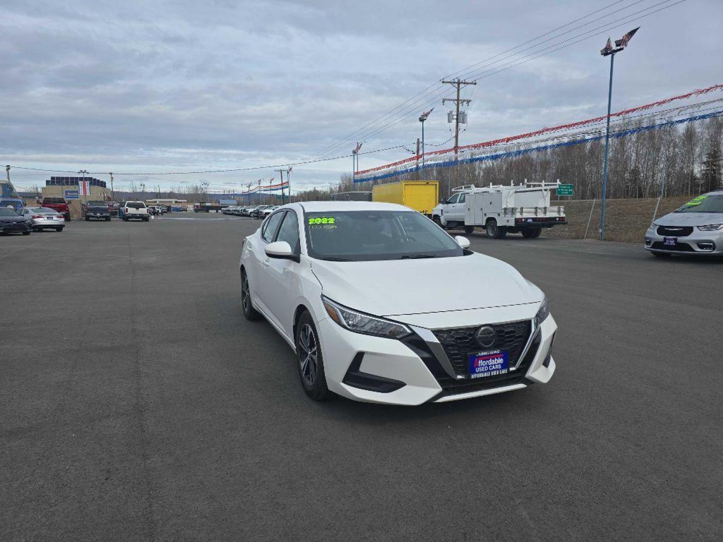 2022 WHITE NISSAN SENTRA SV (3N1AB8CV8NY) with an 2.0L engine, Continuously Variable transmission, located at 2525 S. Cushman, Fairbanks, AK, 99701, (907) 452-5707, 64.824036, -147.712311 - Photo#0