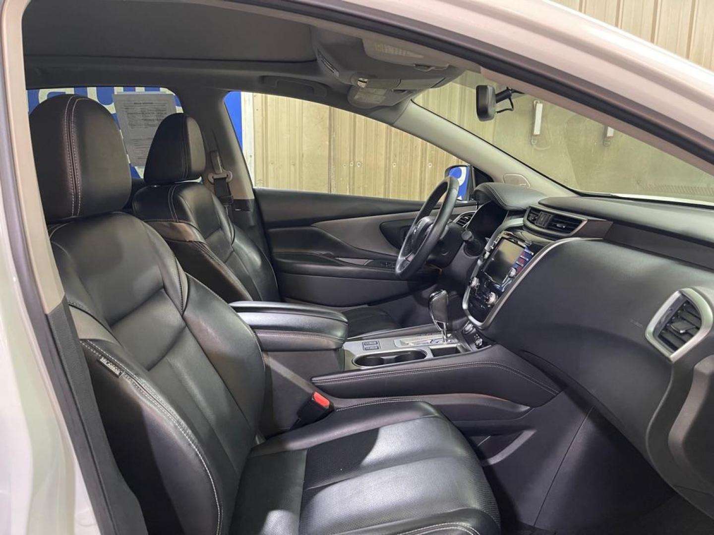 2019 WHITE NISSAN MURANO S (5N1AZ2MS8KN) with an 3.5L engine, Continuously Variable transmission, located at 2525 S. Cushman, Fairbanks, AK, 99701, (907) 452-5707, 64.824036, -147.712311 - Photo#3