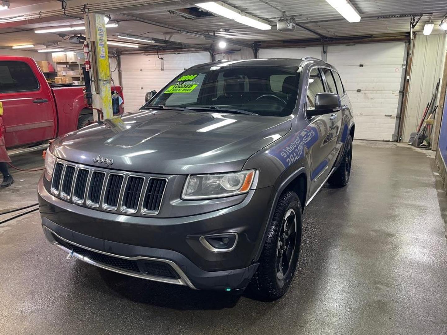 2014 GREY JEEP GRAND CHEROKEE LIMITED (1C4RJFBG1EC) with an 3.6L engine, Automatic transmission, located at 2525 S. Cushman, Fairbanks, AK, 99701, (907) 452-5707, 64.824036, -147.712311 - Photo#1
