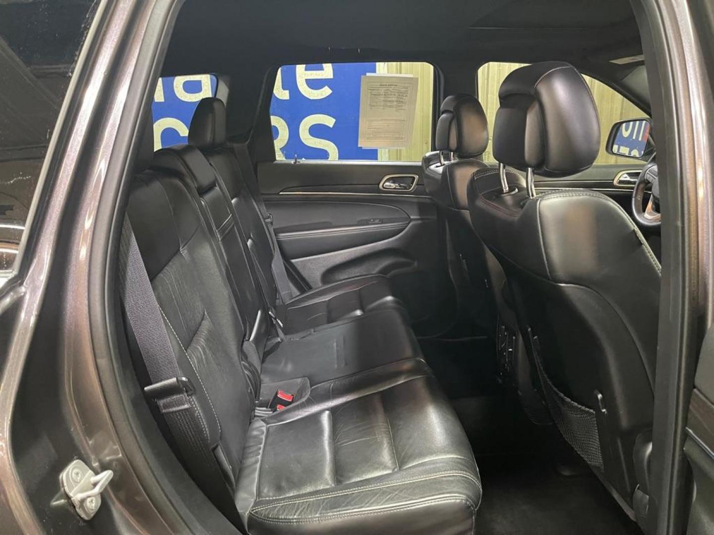 2014 GREY JEEP GRAND CHEROKEE LIMITED (1C4RJFBG1EC) with an 3.6L engine, Automatic transmission, located at 2525 S. Cushman, Fairbanks, AK, 99701, (907) 452-5707, 64.824036, -147.712311 - Photo#4