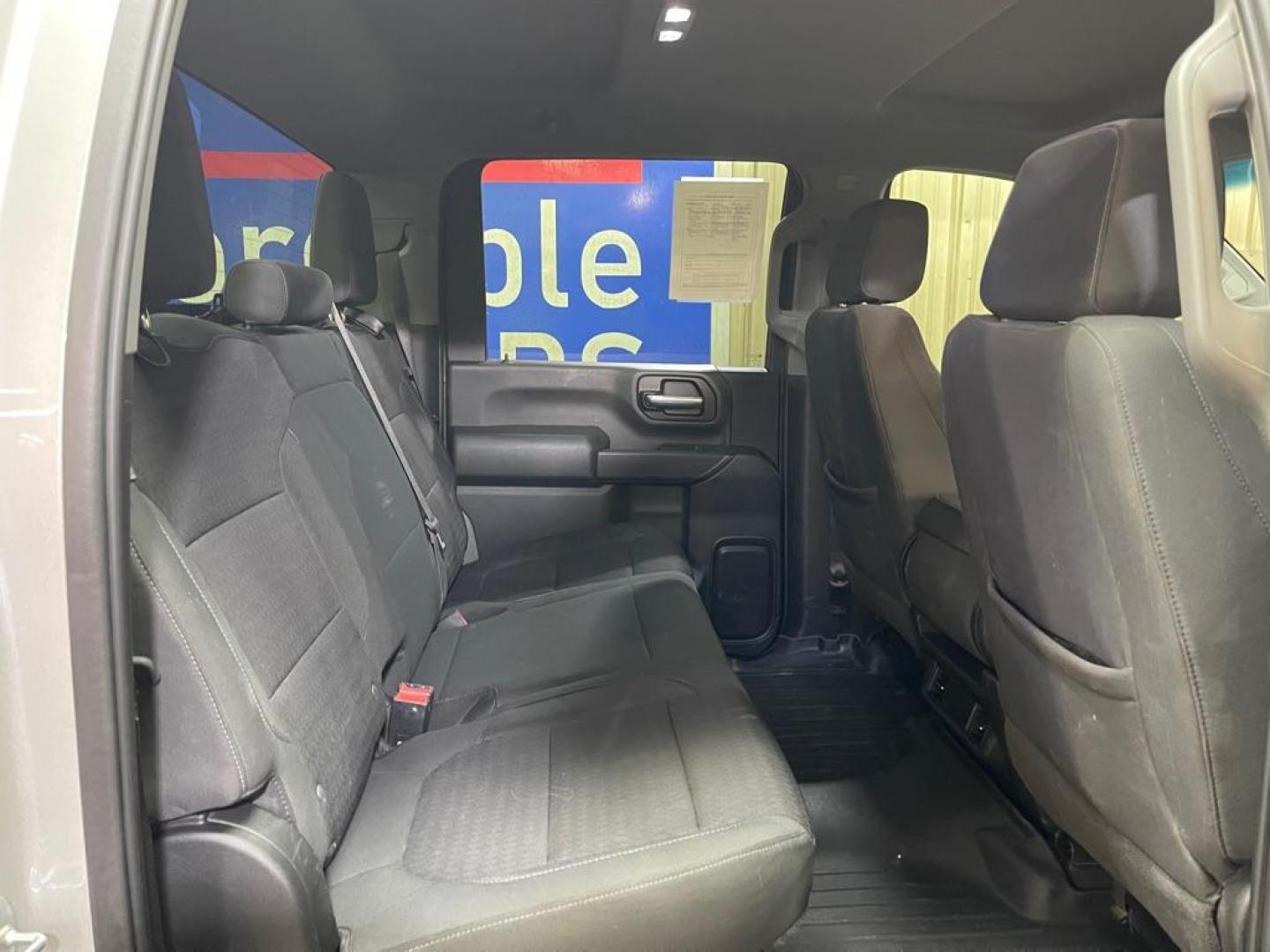 2021 SILVER CHEVROLET SILVERADO 2500 HEAVY DUTY LT (1GC4YNE77MF) with an 6.6L engine, Automatic transmission, located at 2525 S. Cushman, Fairbanks, AK, 99701, (907) 452-5707, 64.824036, -147.712311 - Photo#4