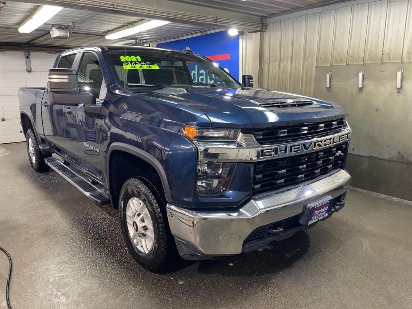 2021 BLUE CHEVROLET SILVERADO 2500 HEAVY DUTY LT (1GC4YNE7XMF) with an 6.6L engine, Automatic transmission, located at 2525 S. Cushman, Fairbanks, AK, 99701, (907) 452-5707, 64.824036, -147.712311 - Photo#0