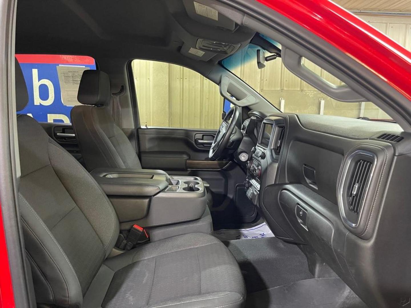 2021 RED CHEVROLET SILVERADO 2500 HEAVY DUTY LT (1GC4YNE72MF) with an 6.6L engine, Automatic transmission, located at 2525 S. Cushman, Fairbanks, AK, 99701, (907) 452-5707, 64.824036, -147.712311 - Photo#3