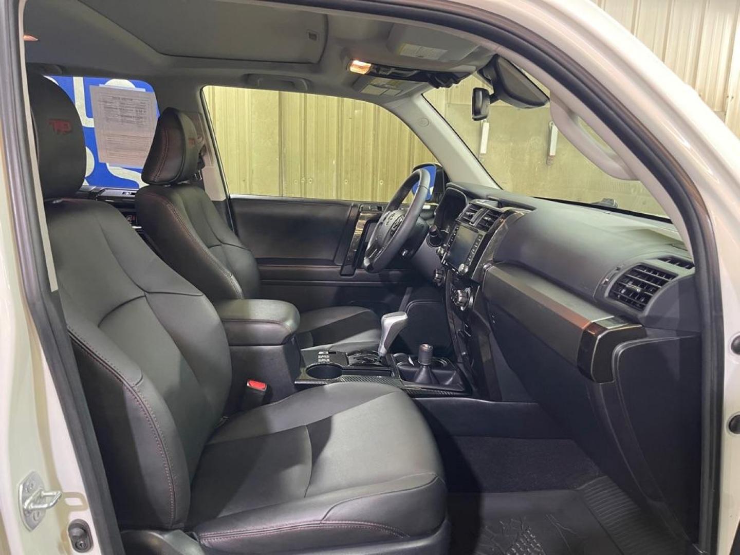 2021 WHITE TOYOTA 4RUNNER VENTURE (JTELU5JR0M5) with an 4.0L engine, Automatic transmission, located at 2525 S. Cushman, Fairbanks, AK, 99701, (907) 452-5707, 64.824036, -147.712311 - Photo#3