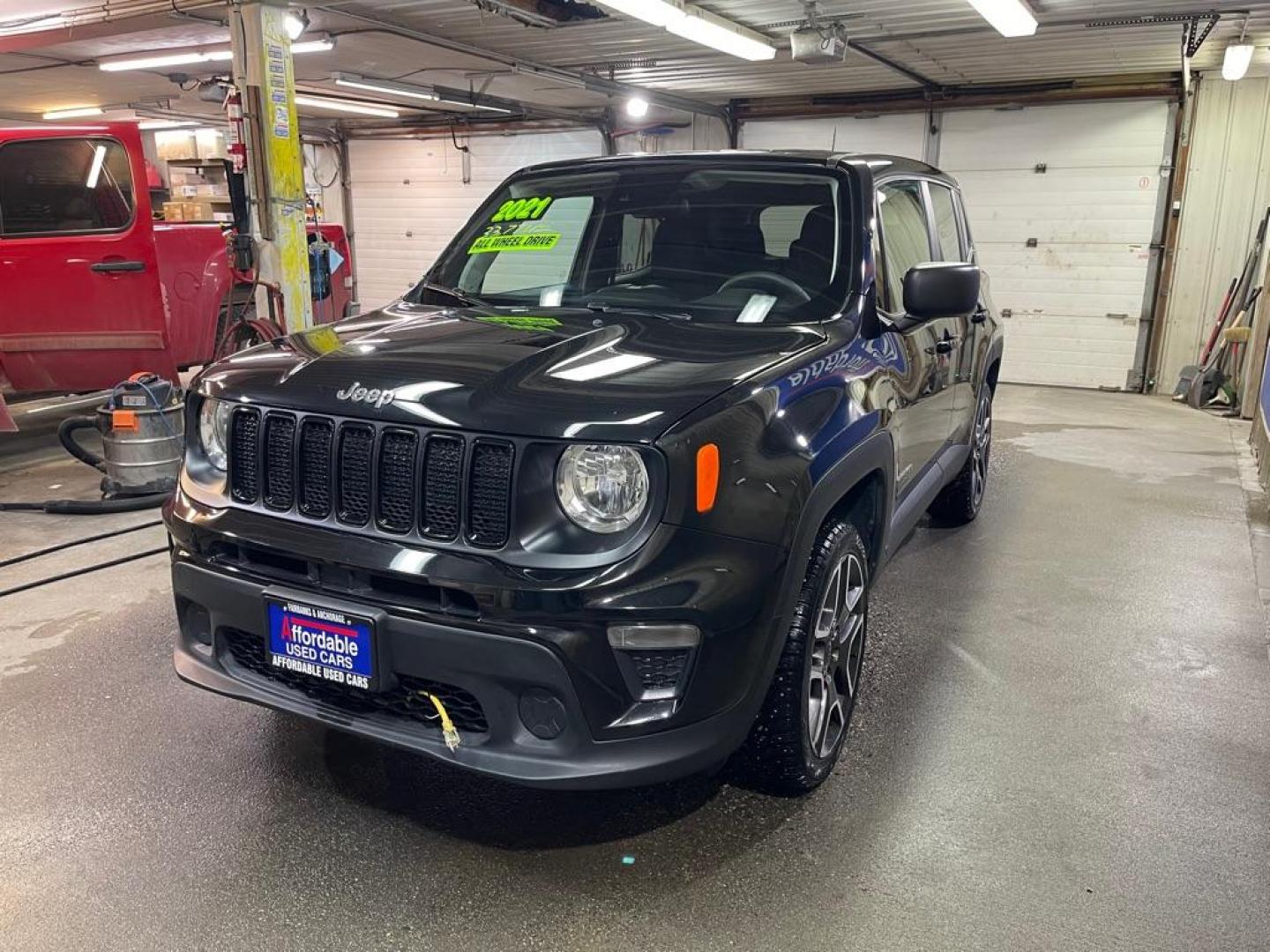 2021 BLACK JEEP RENEGADE SPORT (ZACNJDAB5MP) with an 2.4L engine, Automatic transmission, located at 2525 S. Cushman, Fairbanks, AK, 99701, (907) 452-5707, 64.824036, -147.712311 - Photo#1