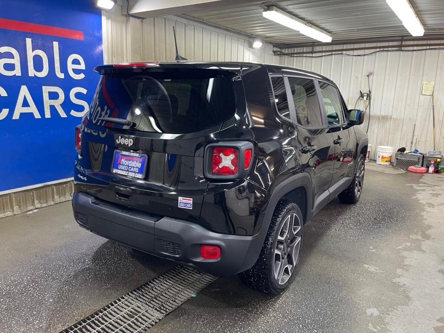 2021 BLACK JEEP RENEGADE SPORT (ZACNJDAB5MP) with an 2.4L engine, Automatic transmission, located at 2525 S. Cushman, Fairbanks, AK, 99701, (907) 452-5707, 64.824036, -147.712311 - Photo#2