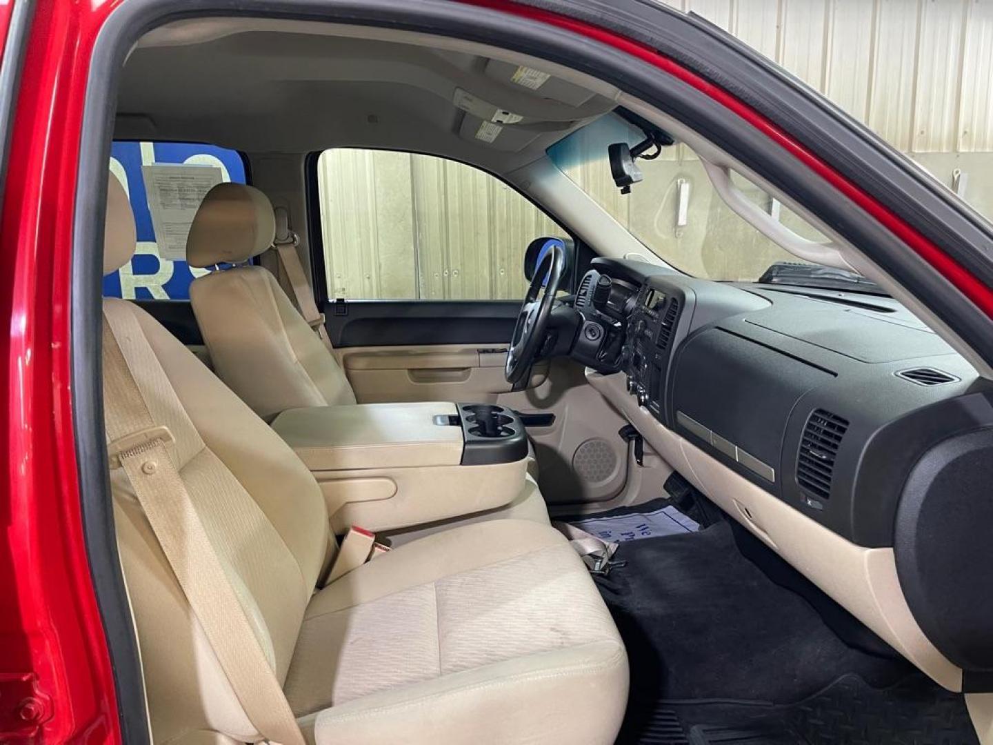 2011 RED GMC SIERRA 1500 SLE (3GTP2VE38BG) with an 5.3L engine, Automatic transmission, located at 2525 S. Cushman, Fairbanks, AK, 99701, (907) 452-5707, 64.824036, -147.712311 - Photo#3