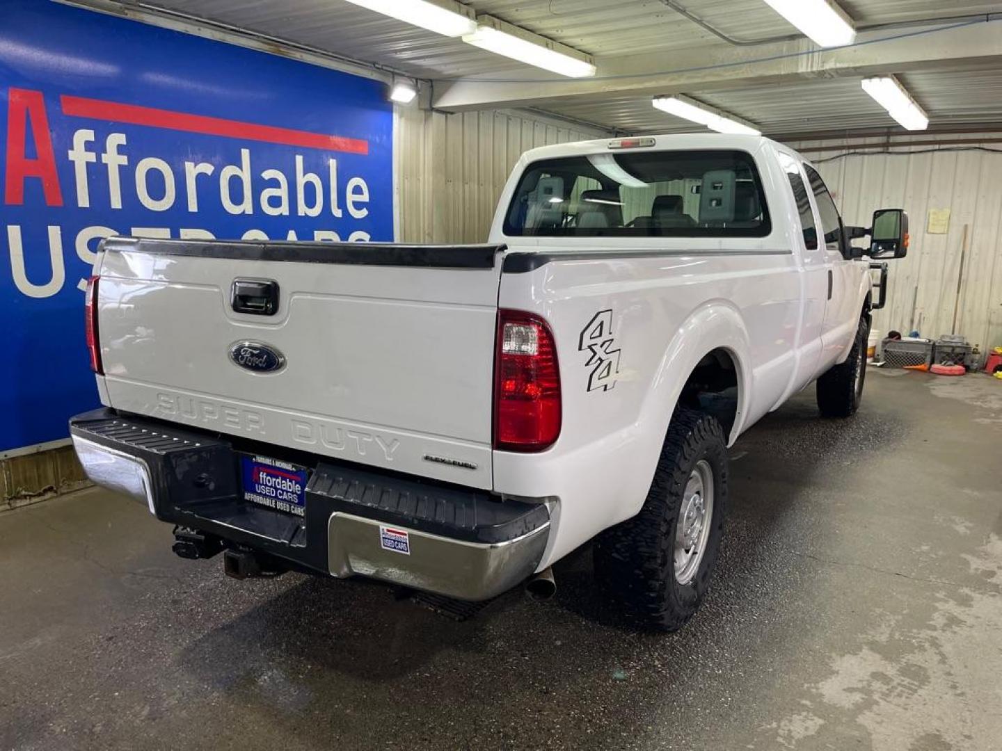 2015 WHITE FORD F250 SUPER DUTY (1FT7X2B66FE) with an 6.2L engine, Automatic transmission, located at 2525 S. Cushman, Fairbanks, AK, 99701, (907) 452-5707, 64.824036, -147.712311 - Photo#2