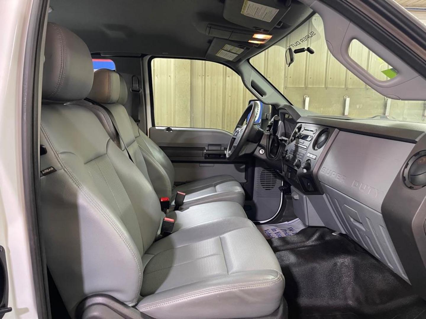 2015 WHITE FORD F250 SUPER DUTY (1FT7X2B66FE) with an 6.2L engine, Automatic transmission, located at 2525 S. Cushman, Fairbanks, AK, 99701, (907) 452-5707, 64.824036, -147.712311 - Photo#3