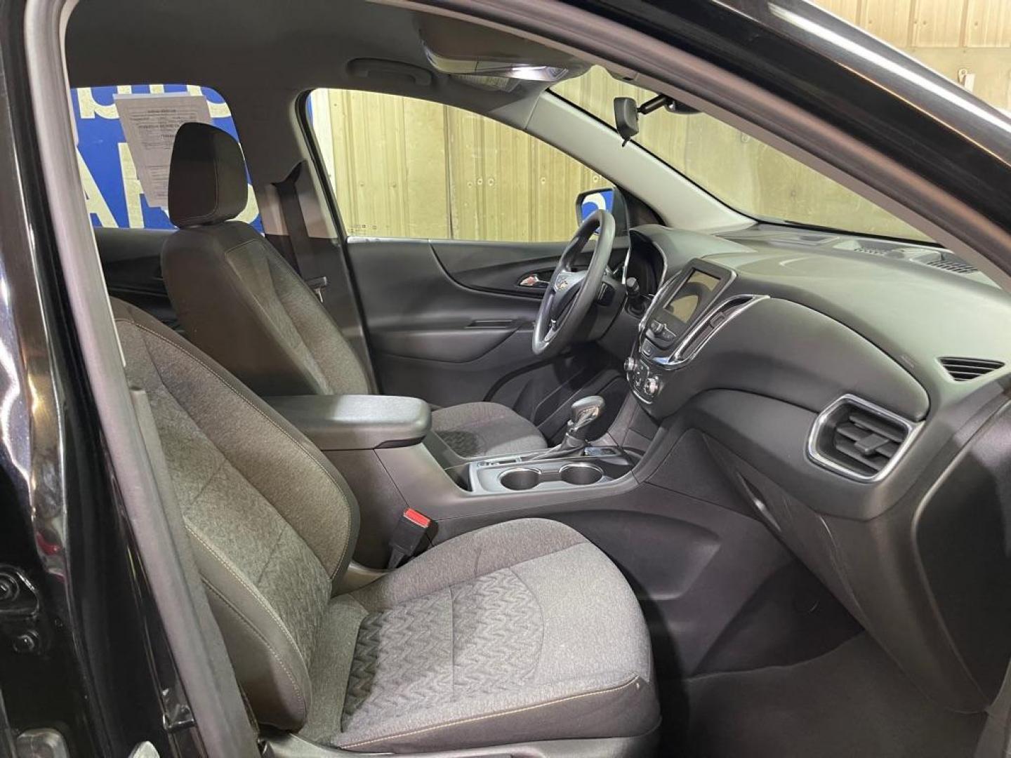 2022 BLACK CHEVROLET EQUINOX LT (3GNAXUEV4NL) with an 1.5L engine, Automatic transmission, located at 2525 S. Cushman, Fairbanks, AK, 99701, (907) 452-5707, 64.824036, -147.712311 - Photo#3