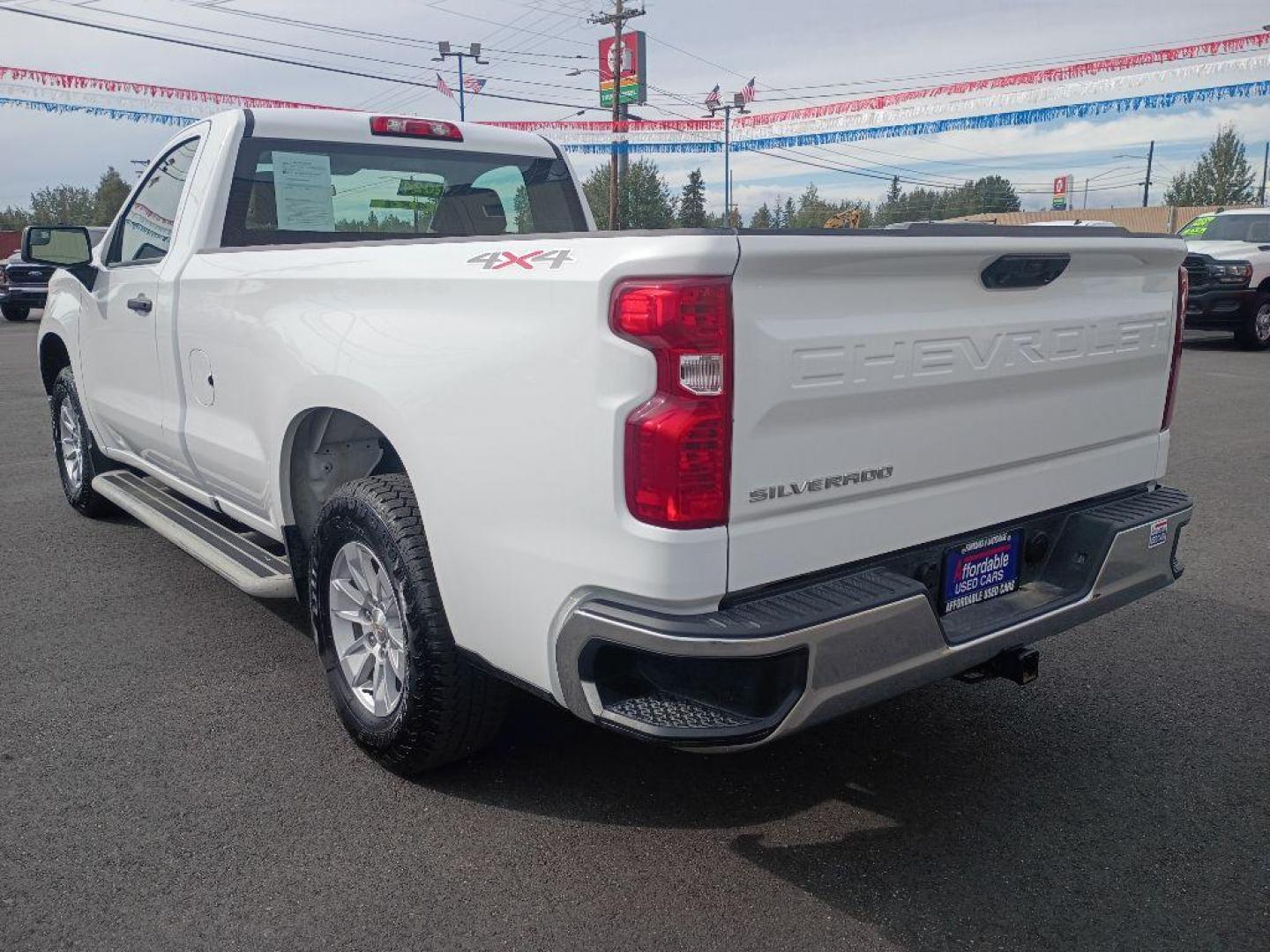 2024 WHITE CHEVROLET SILVERADO 1500 (3GCNDAED7RG) with an 5.3L engine, Automatic transmission, located at 2525 S. Cushman, Fairbanks, AK, 99701, (907) 452-5707, 64.824036, -147.712311 - Photo#2