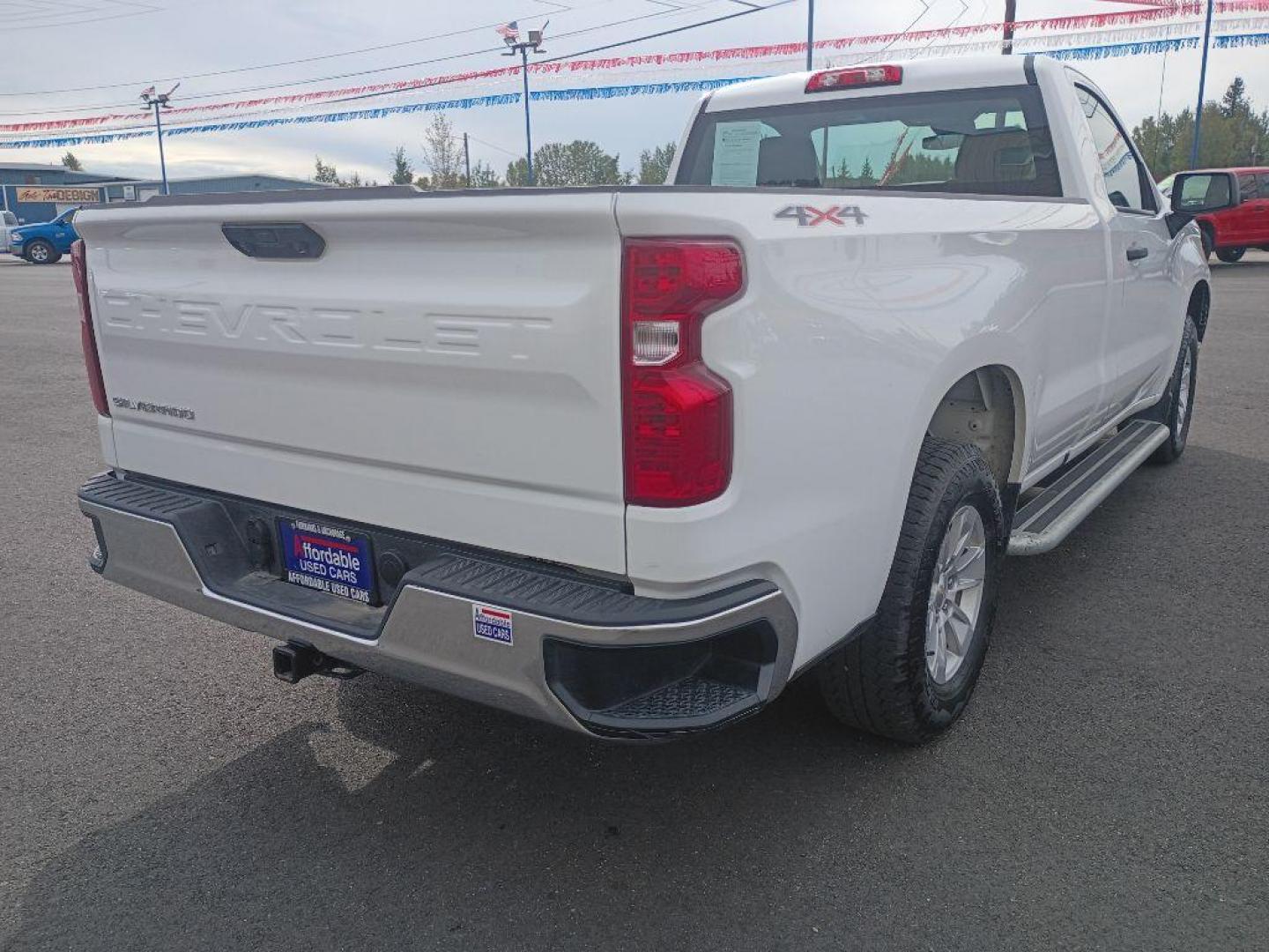 2024 WHITE CHEVROLET SILVERADO 1500 (3GCNDAED7RG) with an 5.3L engine, Automatic transmission, located at 2525 S. Cushman, Fairbanks, AK, 99701, (907) 452-5707, 64.824036, -147.712311 - Photo#3