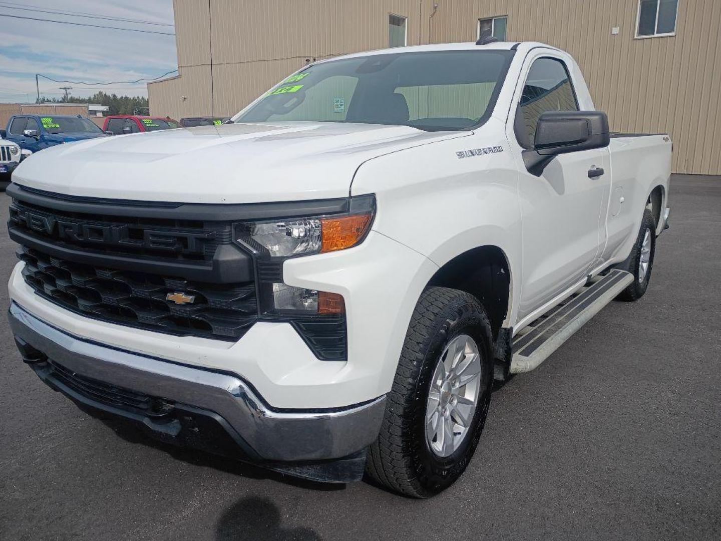 2024 WHITE CHEVROLET SILVERADO 1500 (3GCNDAED7RG) with an 5.3L engine, Automatic transmission, located at 2525 S. Cushman, Fairbanks, AK, 99701, (907) 452-5707, 64.824036, -147.712311 - Photo#1