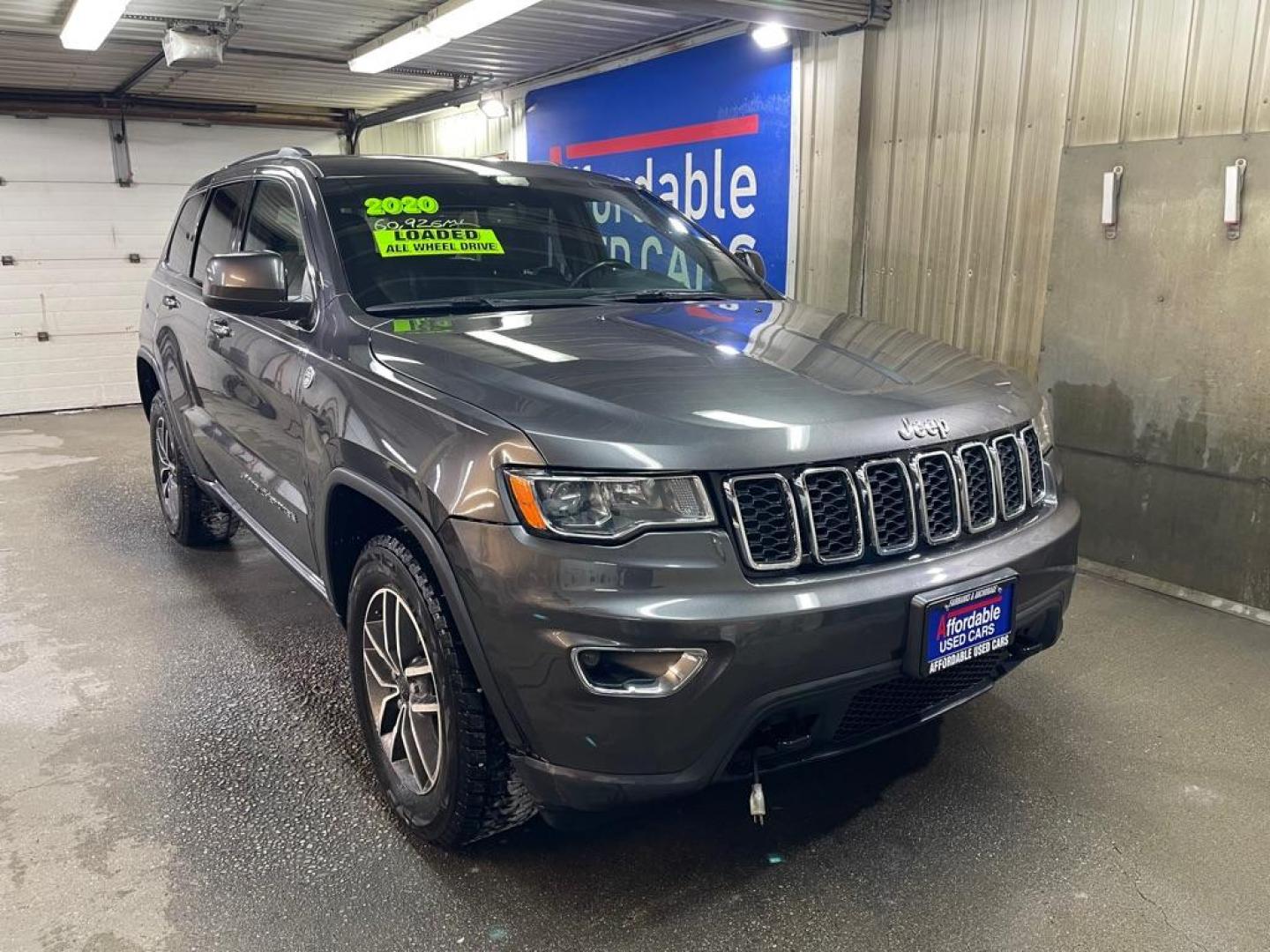 2020 GRAY JEEP GRAND CHEROKEE LAREDO (1C4RJFAG7LC) with an 3.6L engine, Automatic transmission, located at 2525 S. Cushman, Fairbanks, AK, 99701, (907) 452-5707, 64.824036, -147.712311 - Photo#0
