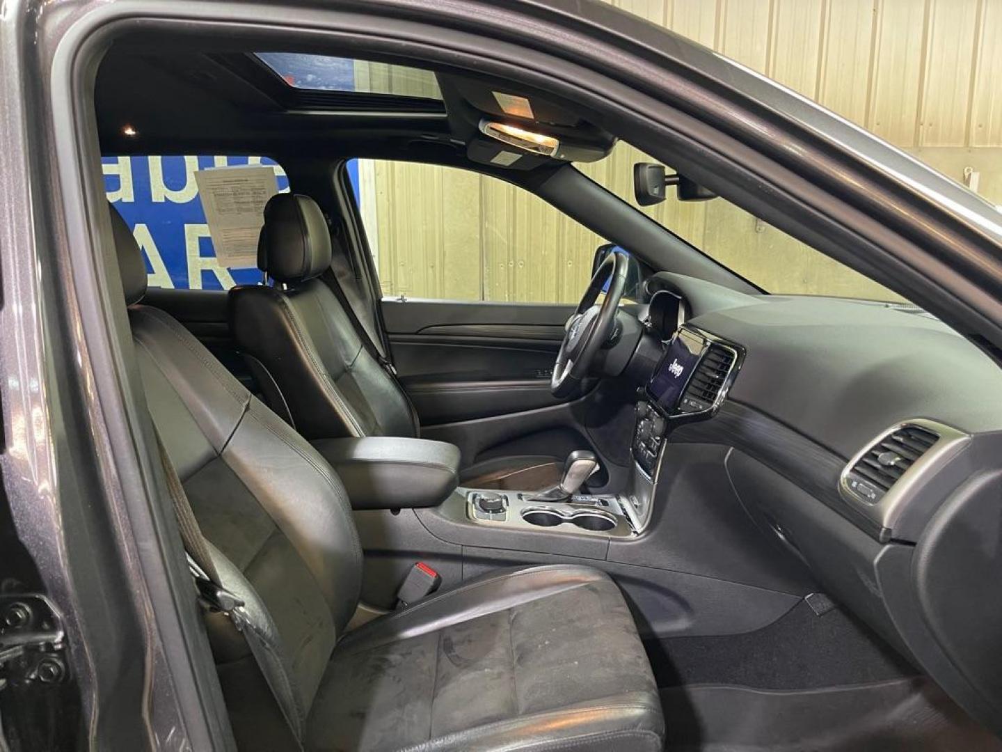 2020 GREY JEEP GRAND CHEROKEE LAREDO (1C4RJFAG7LC) with an 3.6L engine, Automatic transmission, located at 2525 S. Cushman, Fairbanks, AK, 99701, (907) 452-5707, 64.824036, -147.712311 - Photo#3