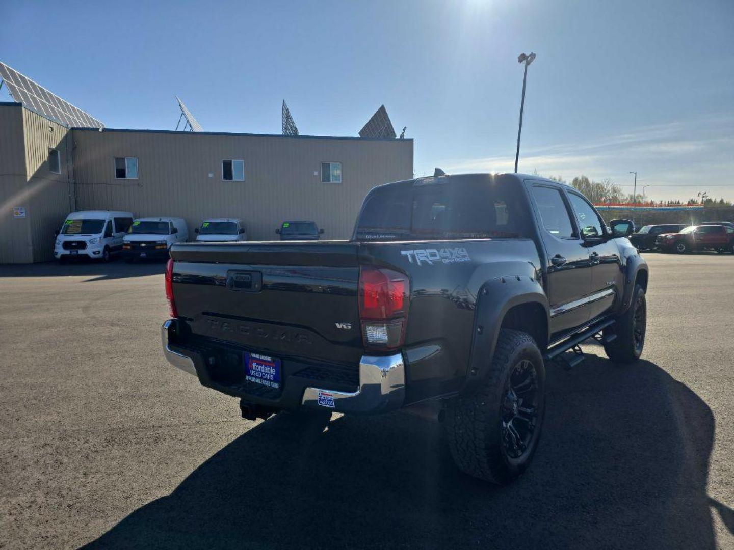 2018 BLACK TOYOTA TACOMA DOUBLE CAB (3TMCZ5ANXJM) with an 3.5L engine, Automatic transmission, located at 2525 S. Cushman, Fairbanks, AK, 99701, (907) 452-5707, 64.824036, -147.712311 - Photo#2