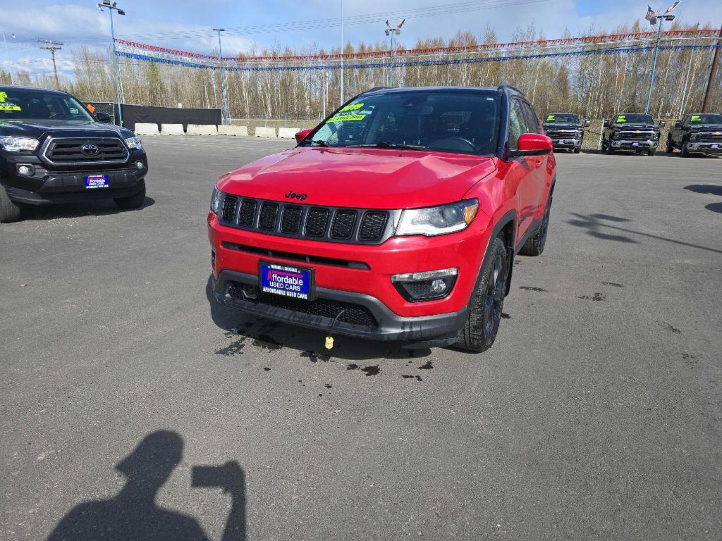 2019 RED JEEP COMPASS LATITUDE (3C4NJDBB9KT) with an 2.4L engine, Automatic transmission, located at 2525 S. Cushman, Fairbanks, AK, 99701, (907) 452-5707, 64.824036, -147.712311 - Photo#4