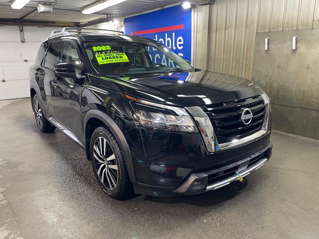 photo of 2023 NISSAN PATHFINDER PLATINUM