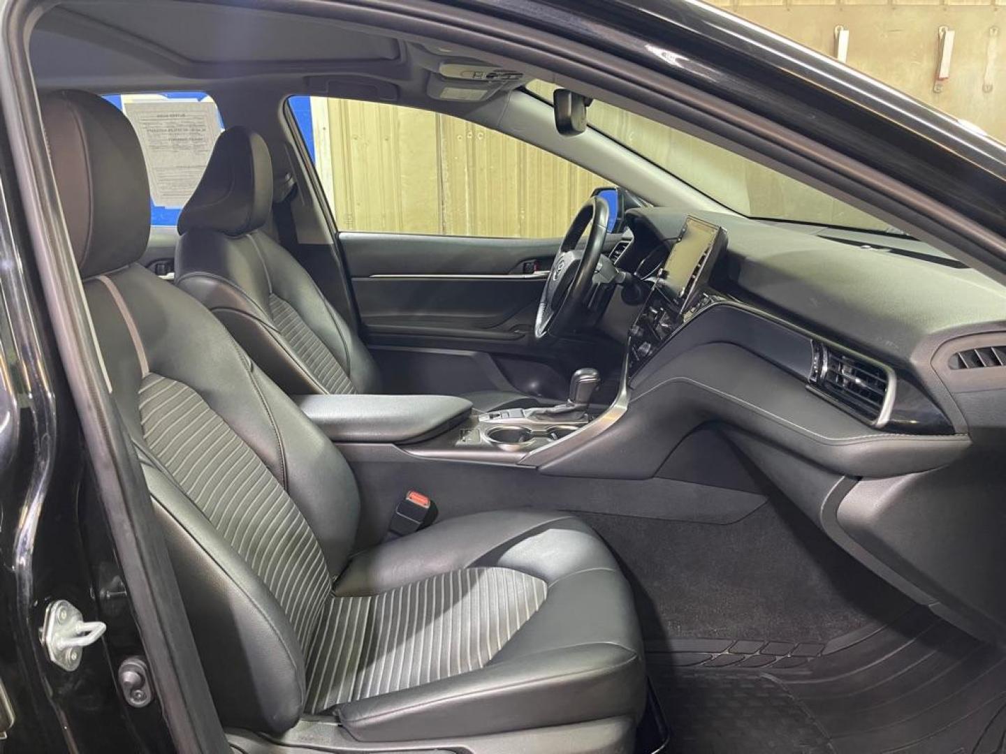 2021 BLACK TOYOTA CAMRY SE (4T1S11BK7MU) with an 2.5L engine, Automatic transmission, located at 2525 S. Cushman, Fairbanks, AK, 99701, (907) 452-5707, 64.824036, -147.712311 - Photo#3