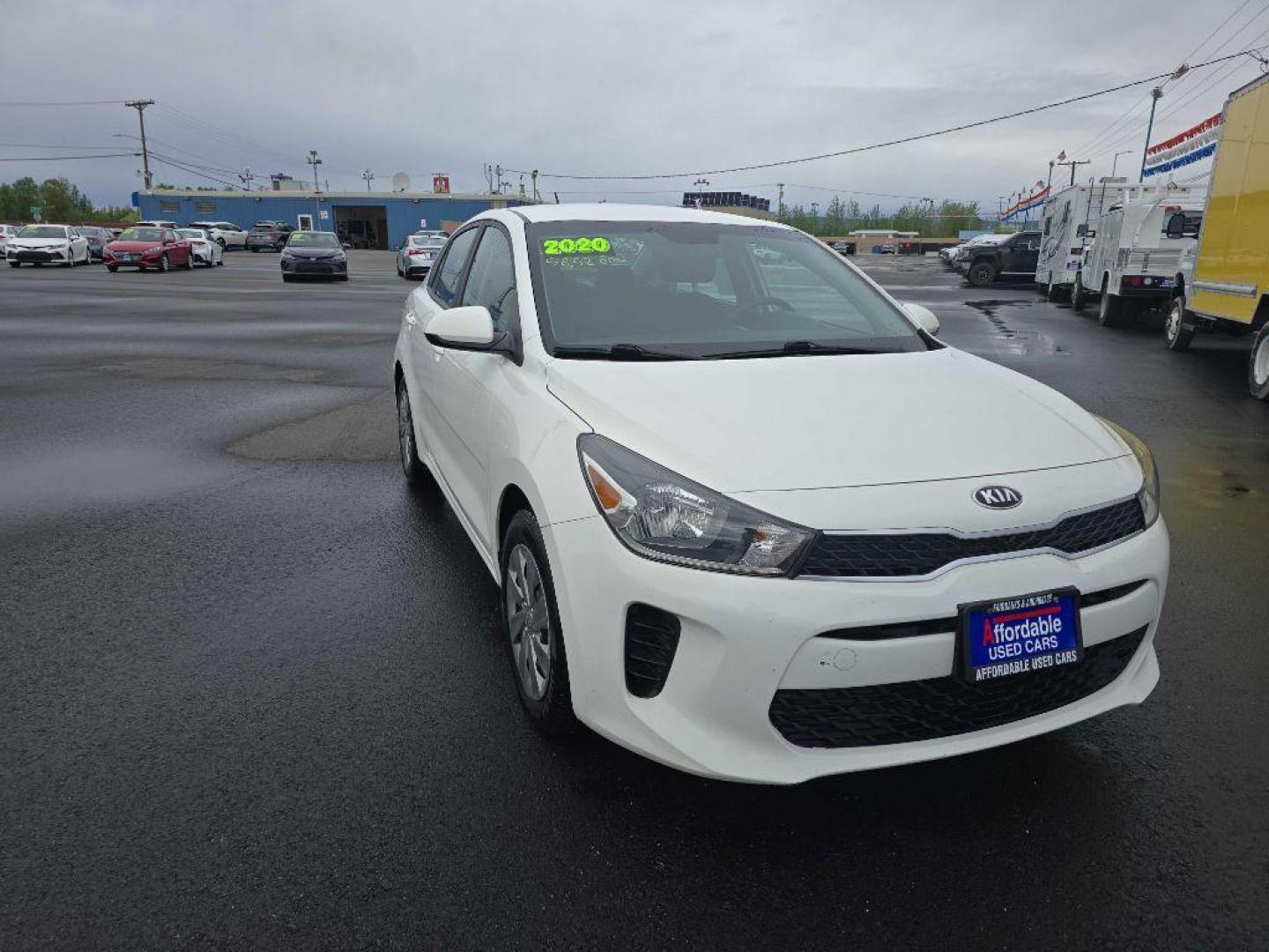 2020 WHITE KIA RIO LX (3KPA24AD2LE) with an 1.6L engine, Continuously Variable transmission, located at 2525 S. Cushman, Fairbanks, AK, 99701, (907) 452-5707, 64.824036, -147.712311 - Photo#0