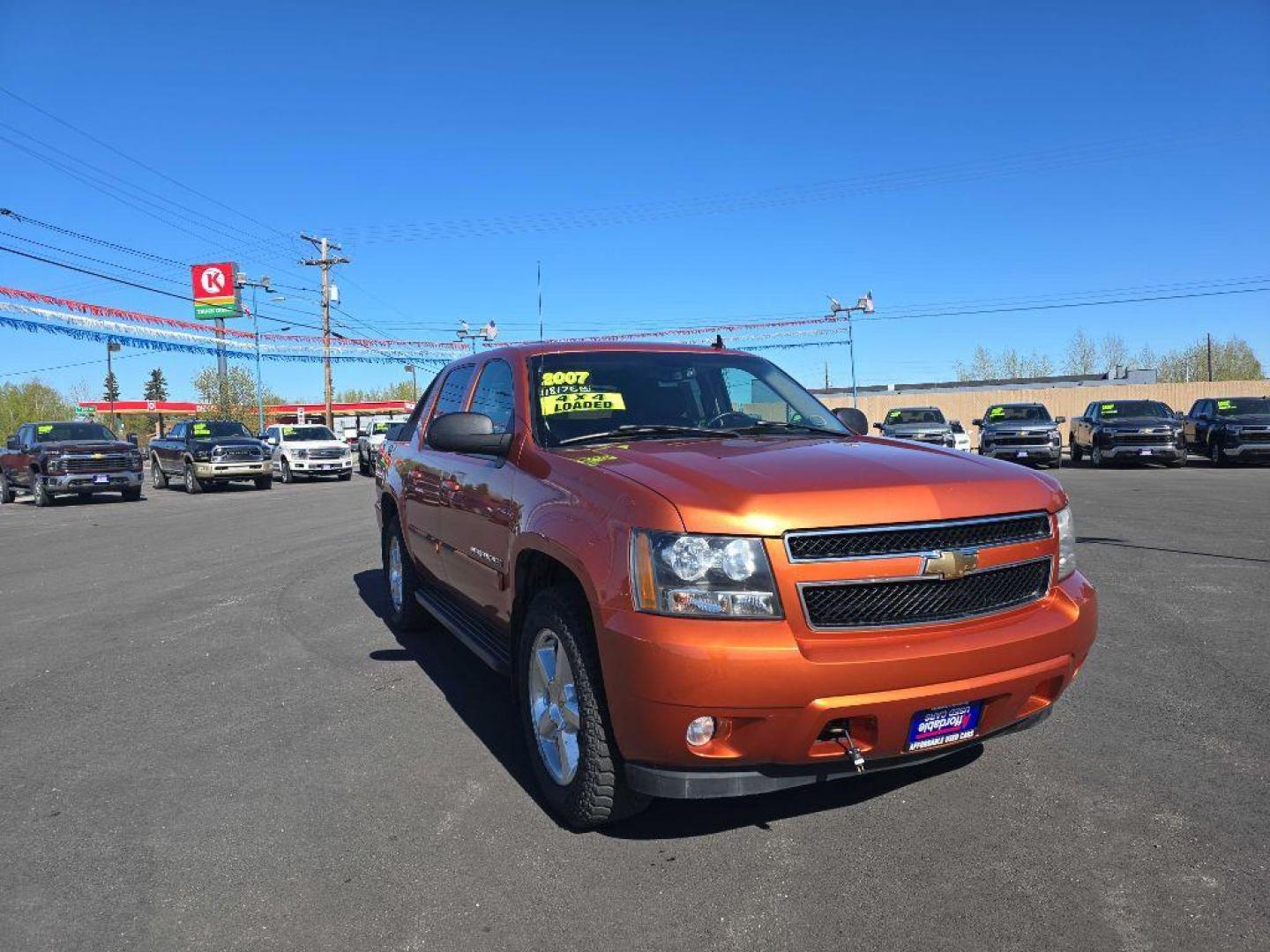 2007 ORANGE CHEVROLET AVALANCHE 1500 (3GNFK12377G) with an 5.3L engine, Automatic transmission, located at 2525 S. Cushman, Fairbanks, AK, 99701, (907) 452-5707, 64.824036, -147.712311 - Photo#1