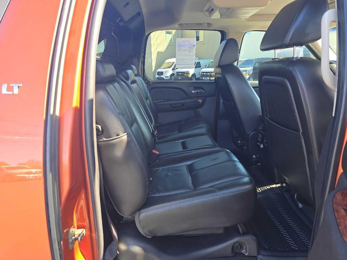 2007 ORANGE CHEVROLET AVALANCHE 1500 (3GNFK12377G) with an 5.3L engine, Automatic transmission, located at 2525 S. Cushman, Fairbanks, AK, 99701, (907) 452-5707, 64.824036, -147.712311 - Photo#7