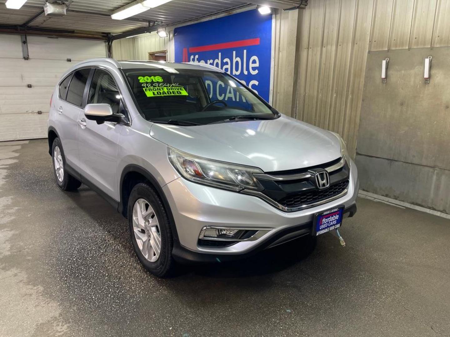 2016 SILVER HONDA CR-V EXL (2HKRM3H78GH) with an 2.4L engine, Continuously Variable transmission, located at 2525 S. Cushman, Fairbanks, AK, 99701, (907) 452-5707, 64.824036, -147.712311 - Photo#0