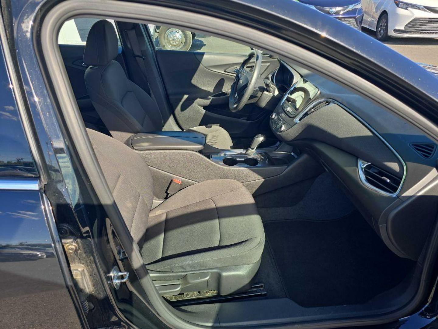 2020 BLACK CHEVROLET MALIBU LT (1G1ZD5STXLF) with an 1.5L engine, Continuously Variable transmission, located at 2525 S. Cushman, Fairbanks, AK, 99701, (907) 452-5707, 64.824036, -147.712311 - Photo#3