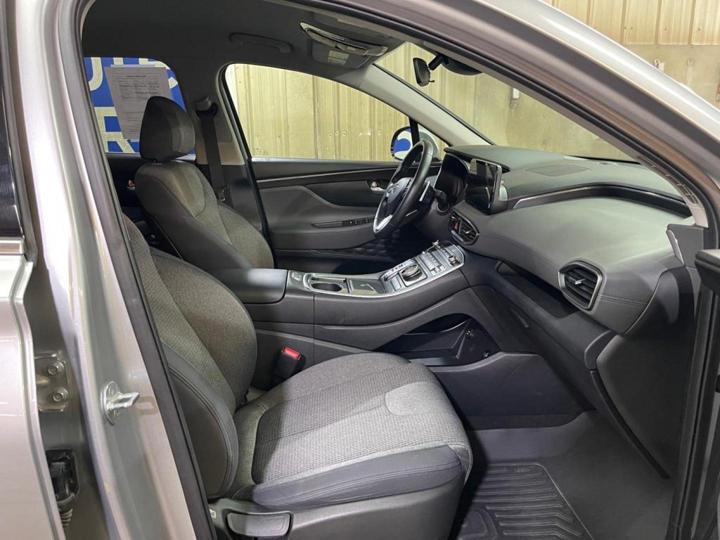 2023 SILVER HYUNDAI SANTA FE SEL (5NMS2DAJ5PH) with an 2.5L engine, Automatic transmission, located at 2525 S. Cushman, Fairbanks, AK, 99701, (907) 452-5707, 64.824036, -147.712311 - Photo#3