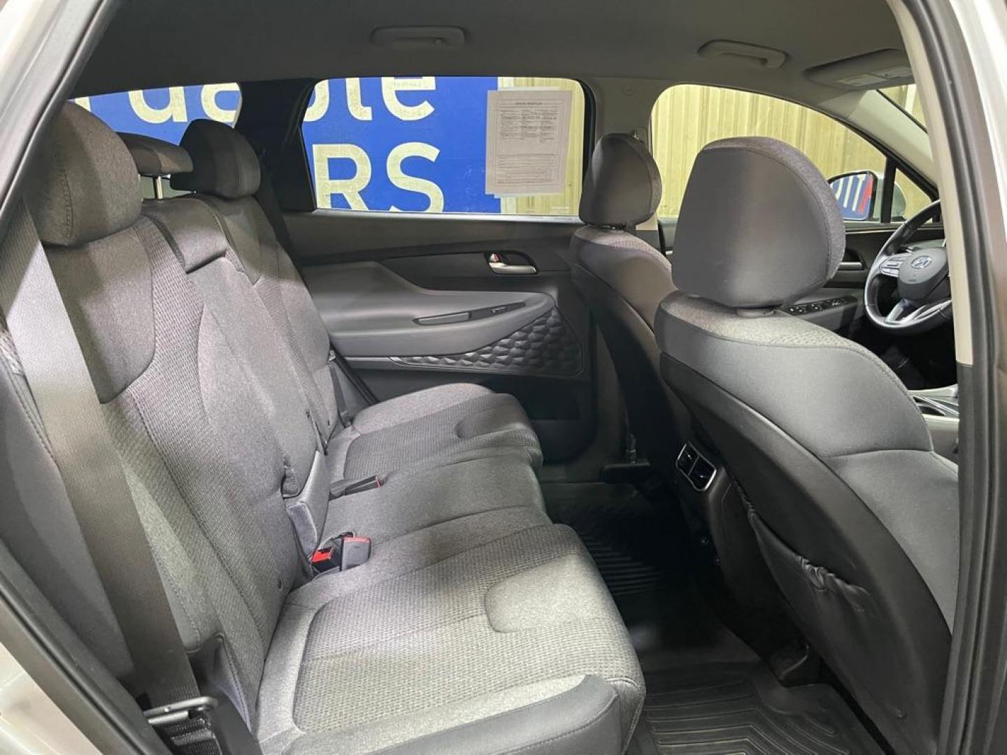 2023 SILVER HYUNDAI SANTA FE SEL (5NMS2DAJ5PH) with an 2.5L engine, Automatic transmission, located at 2525 S. Cushman, Fairbanks, AK, 99701, (907) 452-5707, 64.824036, -147.712311 - Photo#4