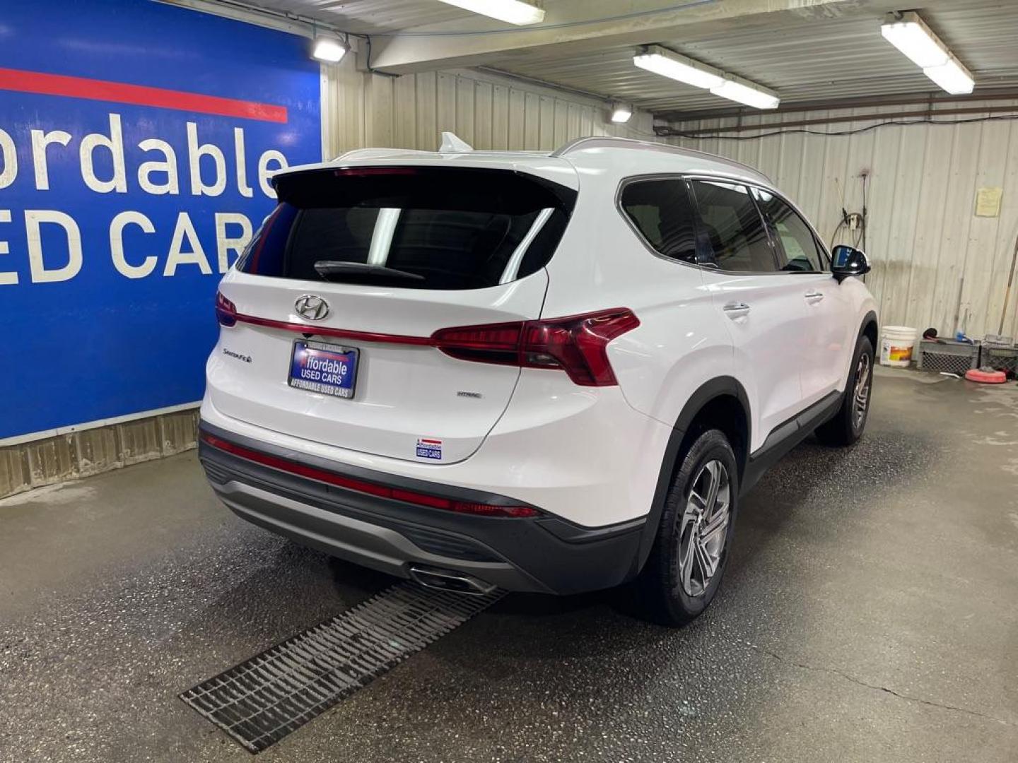 2023 WHITE HYUNDAI SANTA FE SEL (5NMS2DAJ7PH) with an 2.5L engine, Automatic transmission, located at 2525 S. Cushman, Fairbanks, AK, 99701, (907) 452-5707, 64.824036, -147.712311 - Photo#2