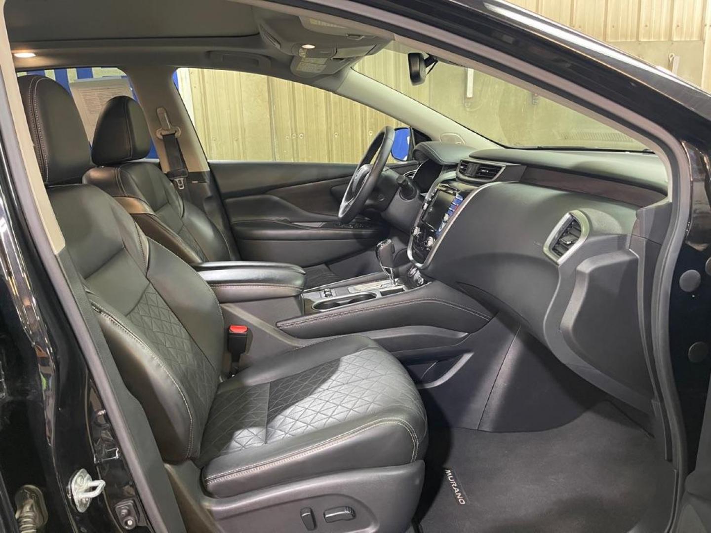 2021 BLACK NISSAN MURANO PLATINUM (5N1AZ2DS7MC) with an 3.5L engine, Continuously Variable transmission, located at 2525 S. Cushman, Fairbanks, AK, 99701, (907) 452-5707, 64.824036, -147.712311 - Photo#3