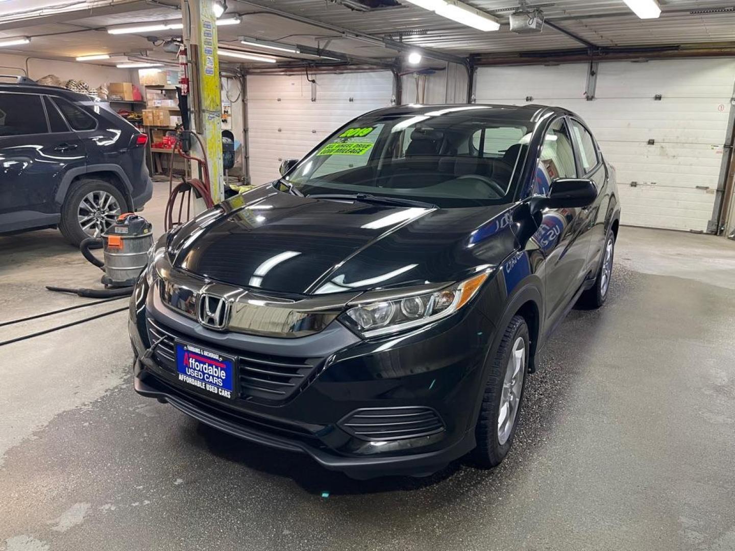 2019 GRAY HONDA HR-V LX (3CZRU6H39KG) with an 1.8L engine, Continuously Variable transmission, located at 2525 S. Cushman, Fairbanks, AK, 99701, (907) 452-5707, 64.824036, -147.712311 - Photo#1