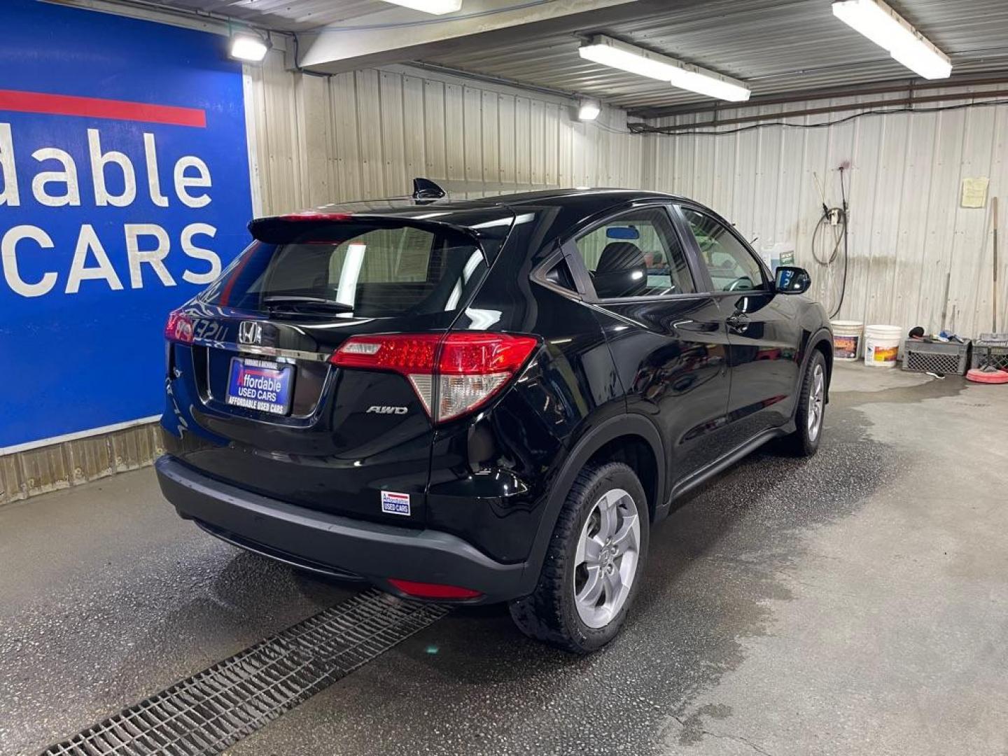 2019 GRAY HONDA HR-V LX (3CZRU6H39KG) with an 1.8L engine, Continuously Variable transmission, located at 2525 S. Cushman, Fairbanks, AK, 99701, (907) 452-5707, 64.824036, -147.712311 - Photo#2