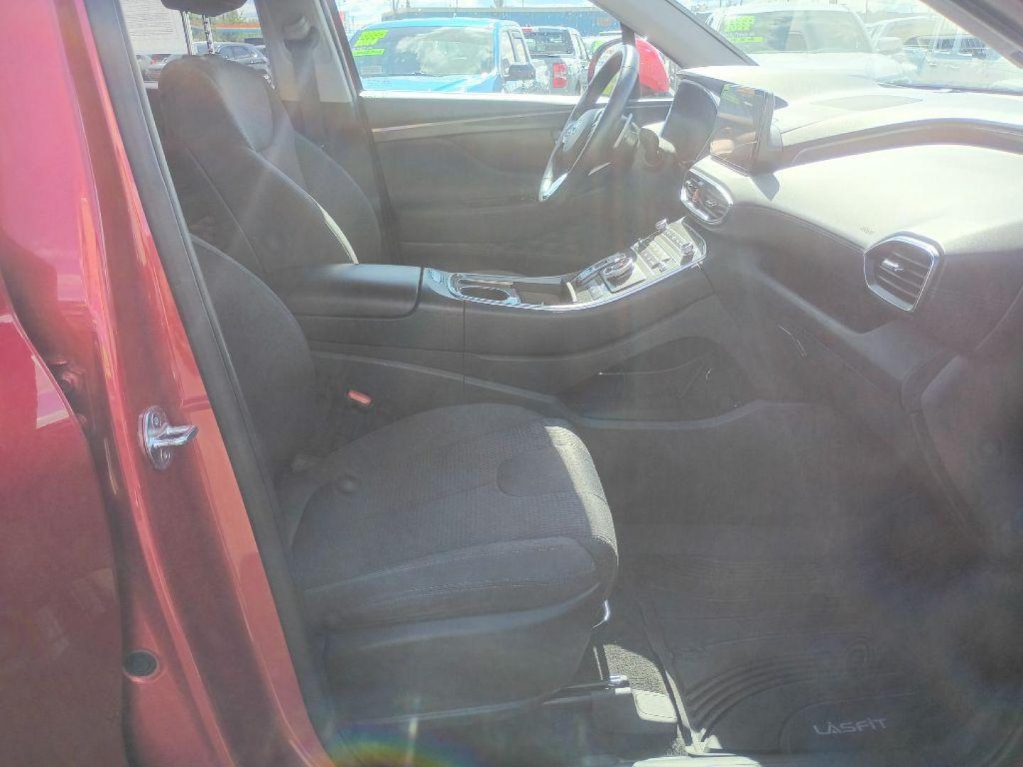 2023 RED HYUNDAI SANTA FE SEL (5NMS2DAJXPH) with an 2.5L engine, Automatic transmission, located at 2525 S. Cushman, Fairbanks, AK, 99701, (907) 452-5707, 64.824036, -147.712311 - Photo#4