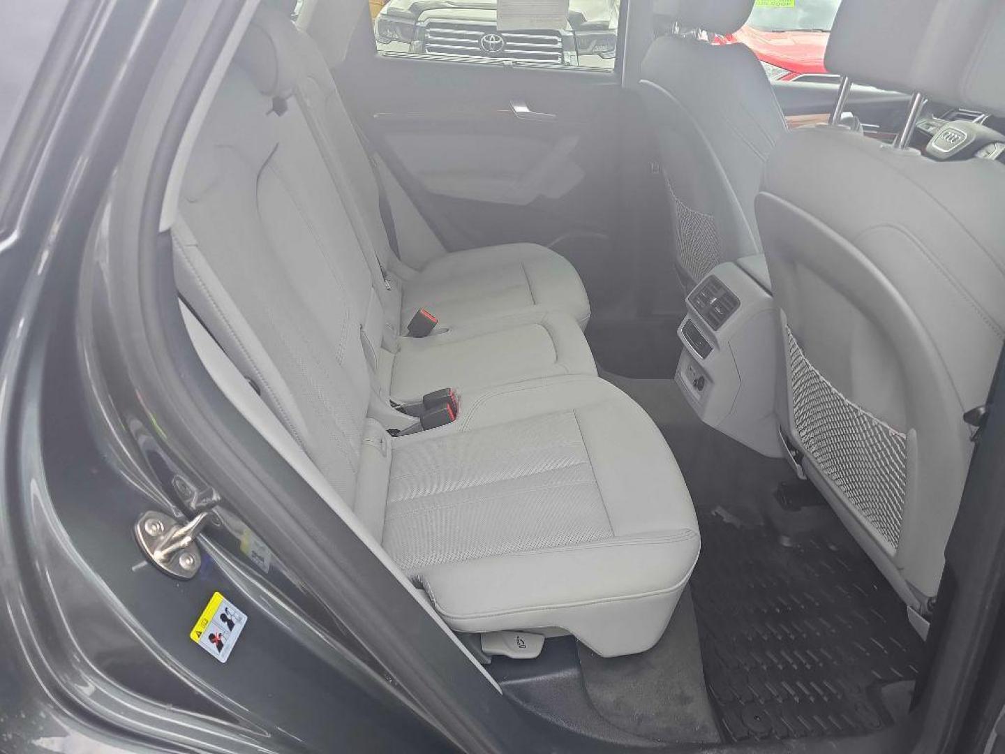 2021 AUDI Q5 E PREMIUM PLUS (WA1E2AFY2M2) with an 2.0L engine, Automatic transmission, located at 2525 S. Cushman, Fairbanks, AK, 99701, (907) 452-5707, 64.824036, -147.712311 - Photo#3