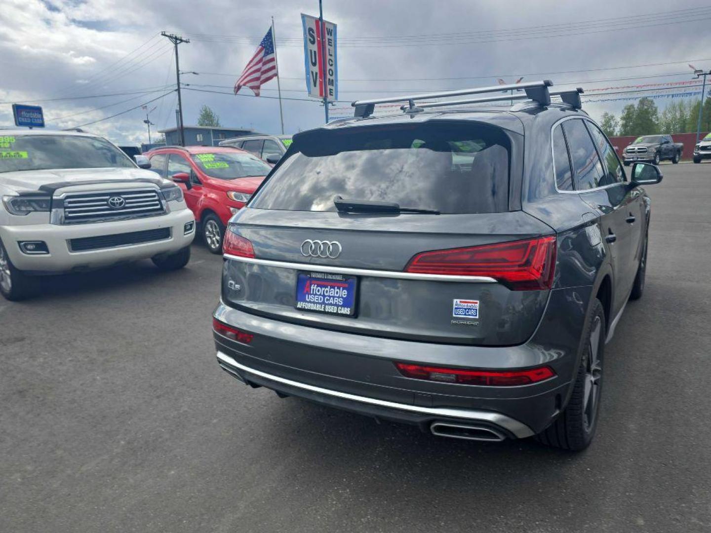 2021 AUDI Q5 E PREMIUM PLUS (WA1E2AFY2M2) with an 2.0L engine, Automatic transmission, located at 2525 S. Cushman, Fairbanks, AK, 99701, (907) 452-5707, 64.824036, -147.712311 - Photo#2