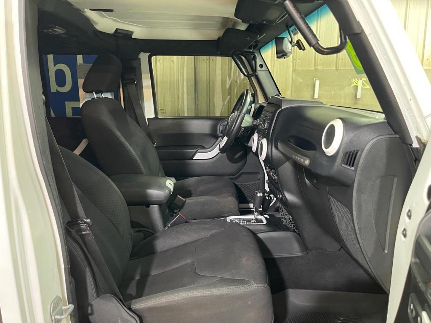 2013 WHITE JEEP WRANGLER UNLIMI SPORT (1C4BJWDGXDL) with an 3.6L engine, Automatic transmission, located at 2525 S. Cushman, Fairbanks, AK, 99701, (907) 452-5707, 64.824036, -147.712311 - Photo#3