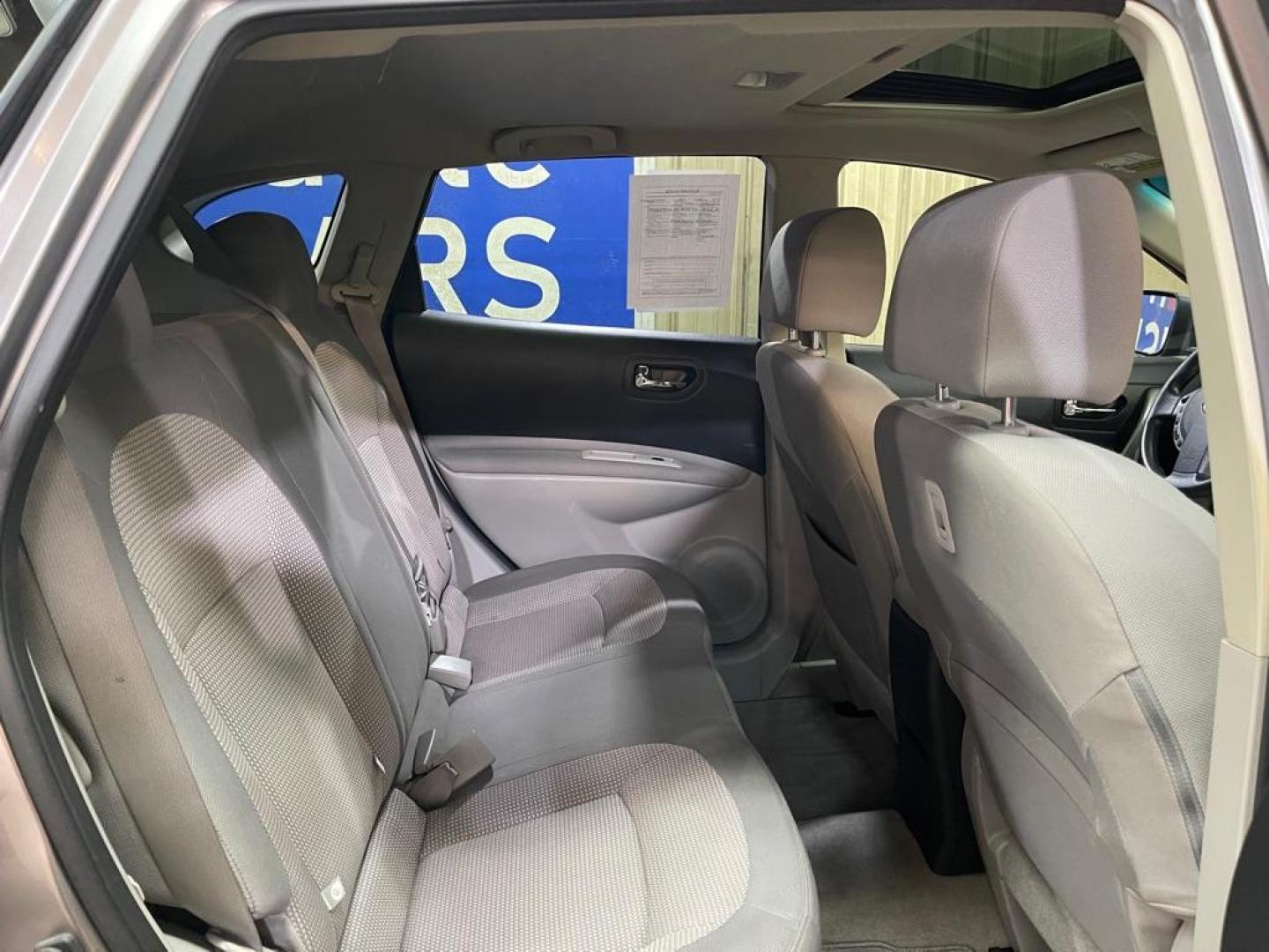 2013 GRAY NISSAN ROGUE S (JN8AS5MV3DW) with an 2.5L engine, Continuously Variable transmission, located at 2525 S. Cushman, Fairbanks, AK, 99701, (907) 452-5707, 64.824036, -147.712311 - Photo#4