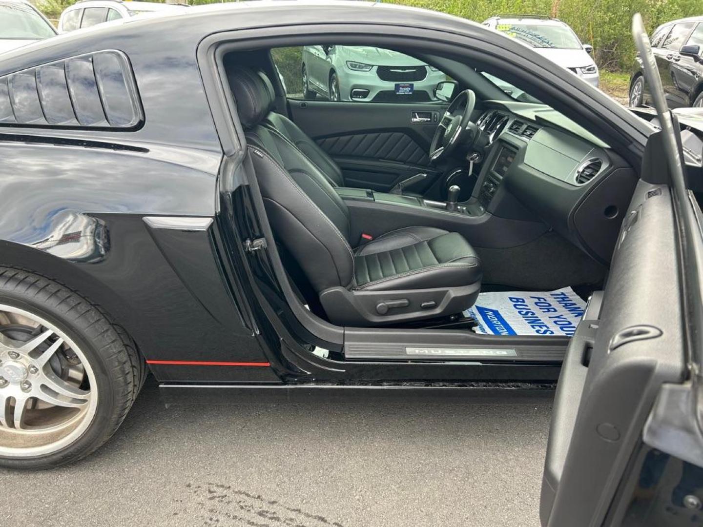 2014 BLACK FORD MUSTANG GT (1ZVBP8CF7E5) with an 5.0L engine, 6-Speed Manual transmission, located at 2525 S. Cushman, Fairbanks, AK, 99701, (907) 452-5707, 64.824036, -147.712311 - Photo#4