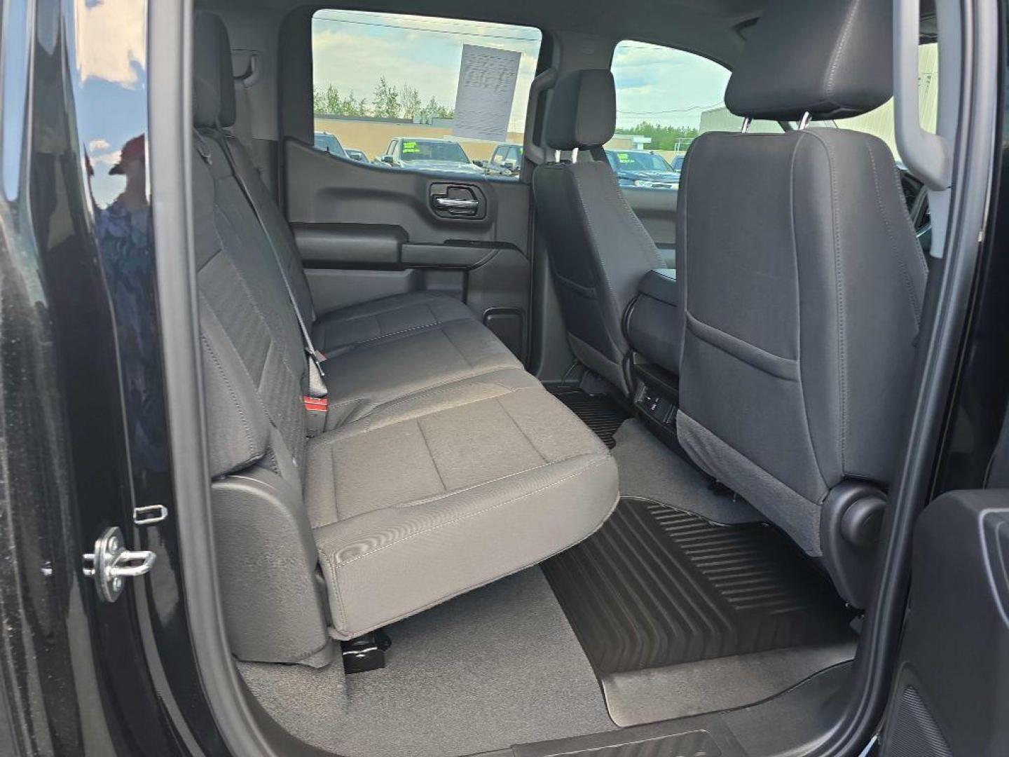2024 BLACK CHEVROLET SILVERADO 1500 CUSTOM (3GCPDBEK1RG) with an 2.7L engine, Automatic transmission, located at 2525 S. Cushman, Fairbanks, AK, 99701, (907) 452-5707, 64.824036, -147.712311 - Photo#4