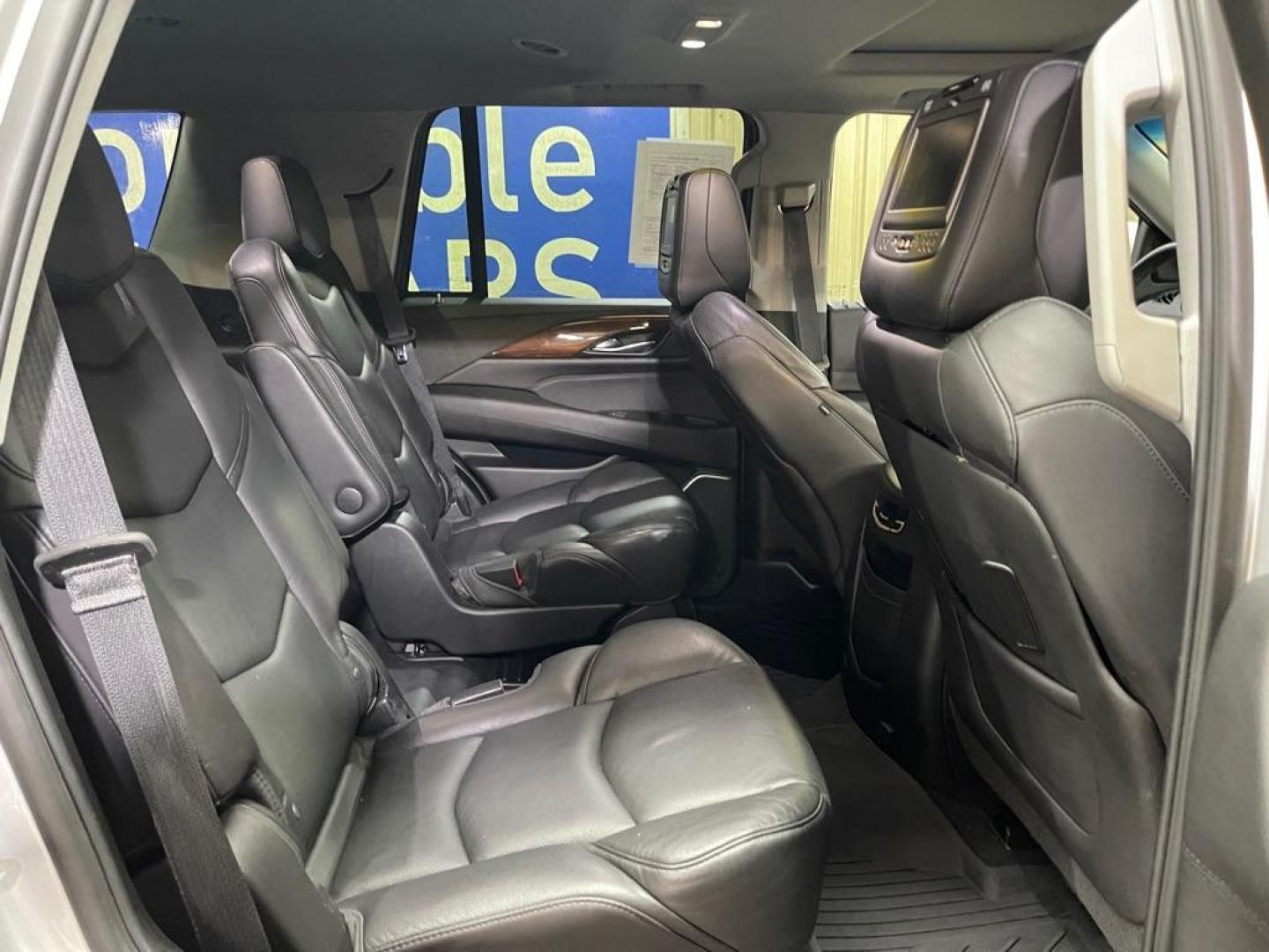 2018 SILVER CADILLAC ESCALADE LUXURY (1GYS4BKJ5JR) with an 6.2L engine, Automatic transmission, located at 2525 S. Cushman, Fairbanks, AK, 99701, (907) 452-5707, 64.824036, -147.712311 - Photo#4