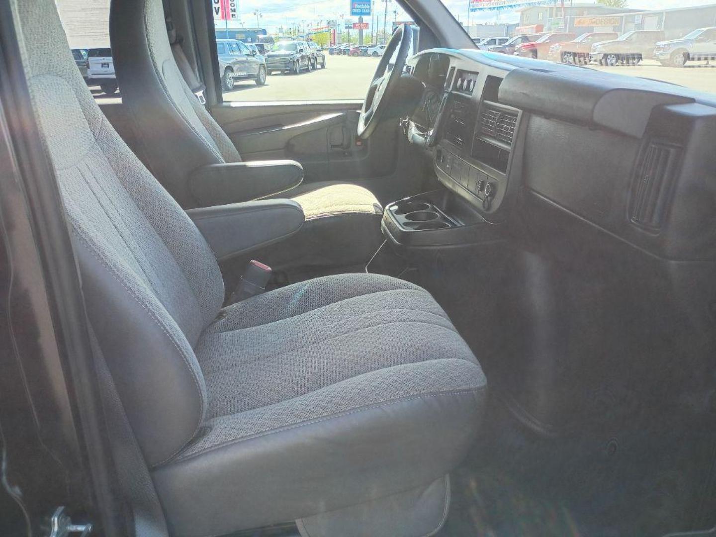 2012 BLACK CHEVROLET EXPRESS G3500 LS (1GAZGZFG2C1) with an 6.0L engine, Automatic transmission, located at 2525 S. Cushman, Fairbanks, AK, 99701, (907) 452-5707, 64.824036, -147.712311 - Photo#4