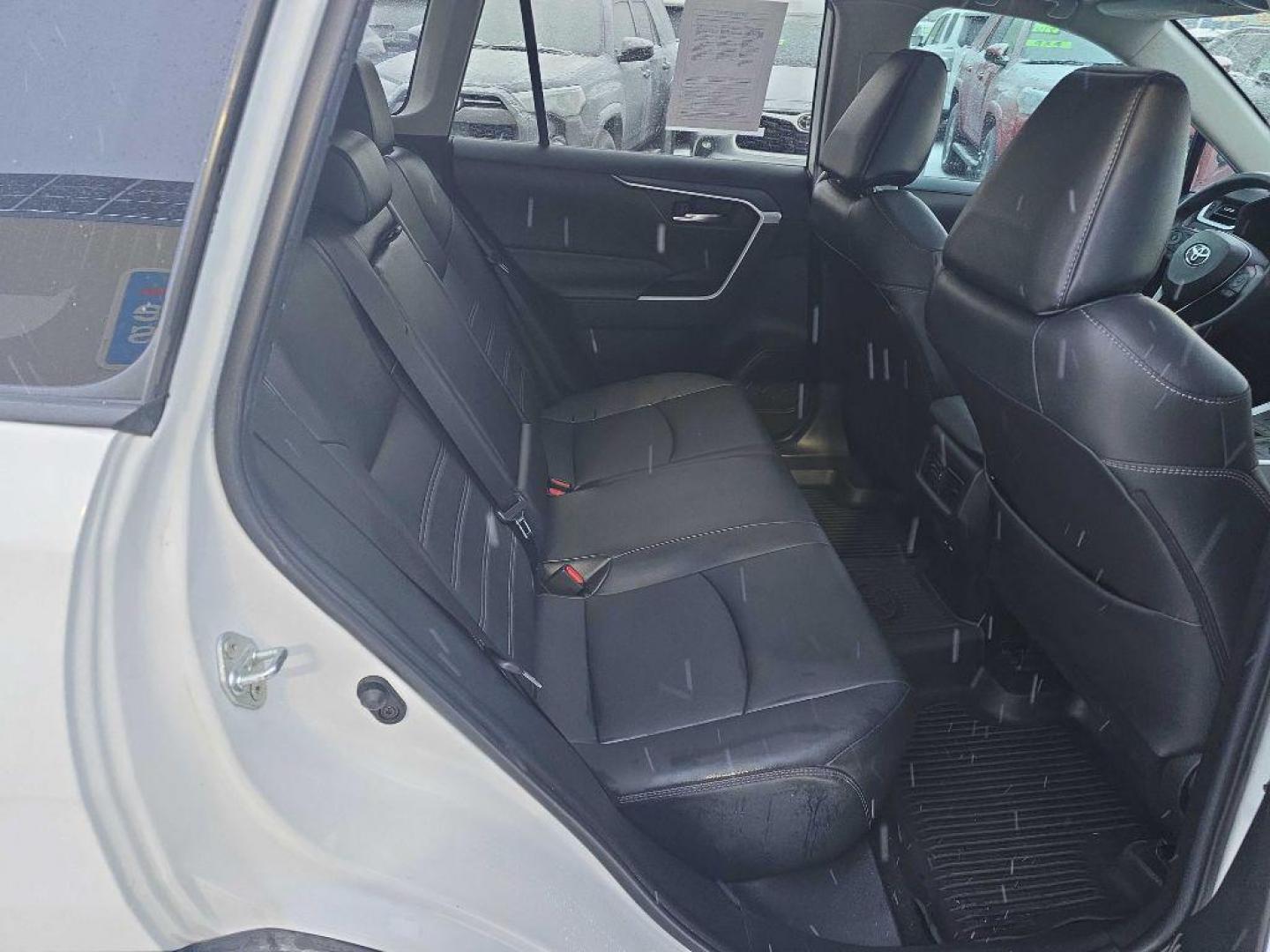 2022 WHITE TOYOTA RAV4 XLE XLE PREMIUM (2T3A1RFV6NW) with an 2.5L engine, Automatic transmission, located at 2525 S. Cushman, Fairbanks, AK, 99701, (907) 452-5707, 64.824036, -147.712311 - Photo#2