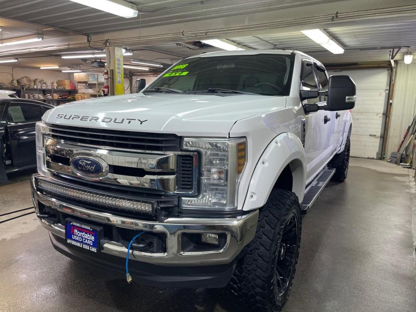 2018 WHITE FORD F350 SUPER DUTY (1FT8W3B64JE) with an 6.2L engine, Automatic transmission, located at 2525 S. Cushman, Fairbanks, AK, 99701, (907) 452-5707, 64.824036, -147.712311 - Photo#1