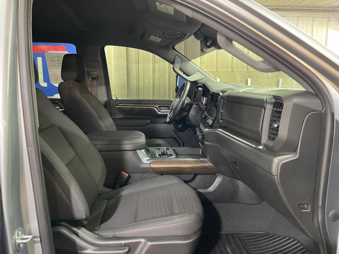 2024 SILVER CHEVROLET SILVERADO 3500 LT (1GC4YTE71RF) with an 6.6L engine, Automatic transmission, located at 2525 S. Cushman, Fairbanks, AK, 99701, (907) 452-5707, 64.824036, -147.712311 - Photo#3