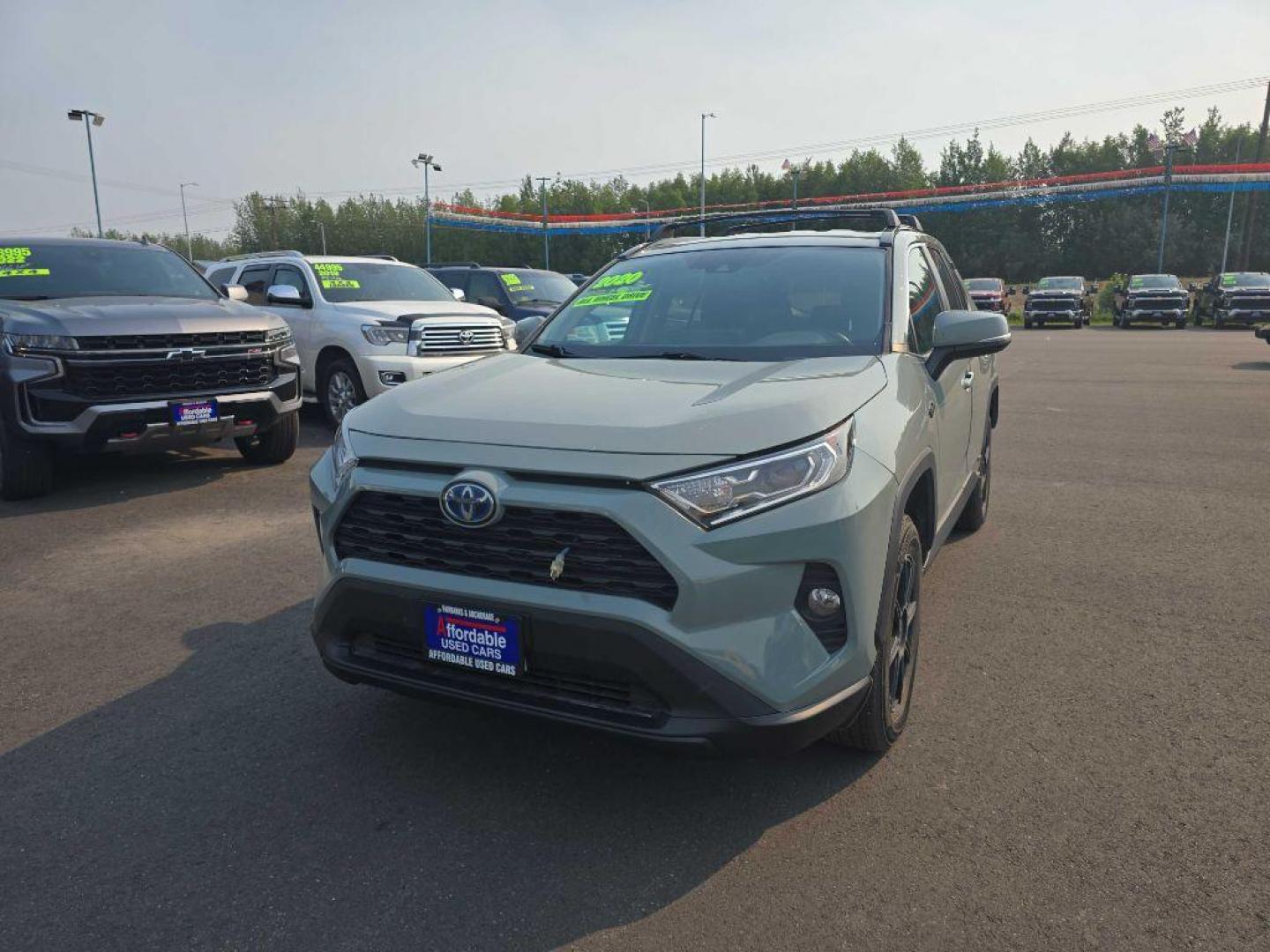 2020 GRAY TOYOTA RAV4 XLE (2T3RWRFVXLW) with an 2.5L engine, Continuously Variable transmission, located at 2525 S. Cushman, Fairbanks, AK, 99701, (907) 452-5707, 64.824036, -147.712311 - Photo#0