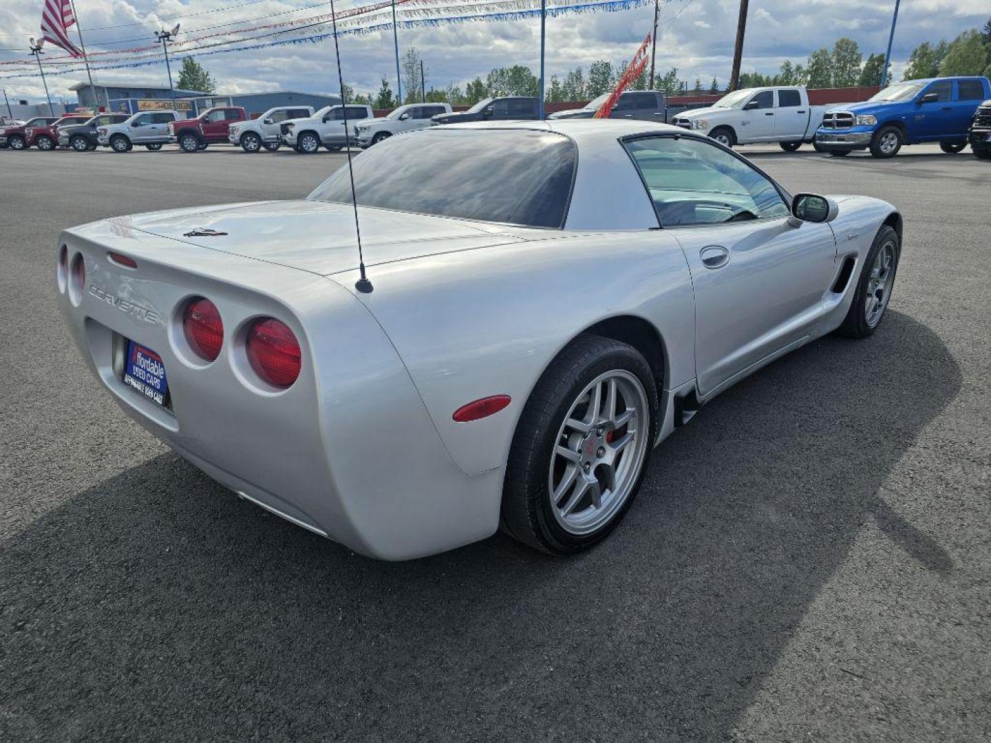 2002 SILVER CHEVROLET CORVETTE Z06 Z06 (1G1YY12S025) with an 5.7L engine, 4-Speed Manual transmission, located at 2525 S. Cushman, Fairbanks, AK, 99701, (907) 452-5707, 64.824036, -147.712311 - Photo#4